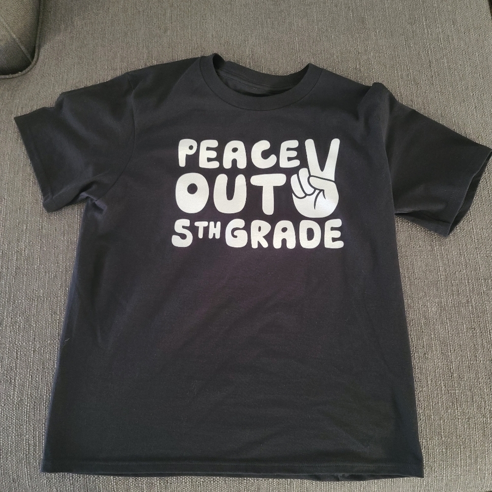PEACE OUT 5th Fifth Grade Black Short Sleeve Graphic Tee 10 12 Boys Girls School - Picture 2 of 7
